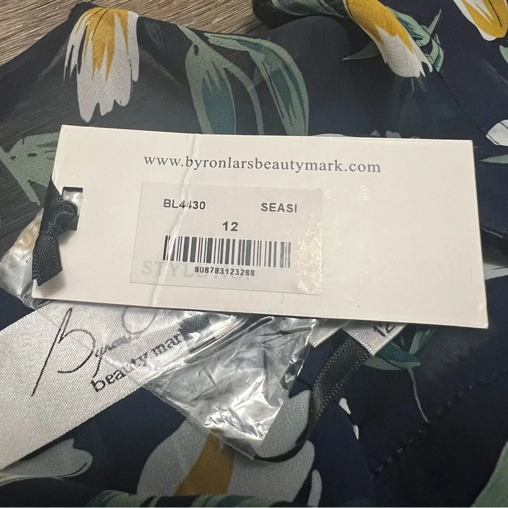 NEW Byron Lars Beauty Mark Floral Short Sleeve Blouse Navy Blue Size 12 NWT - Picture 7 of 9